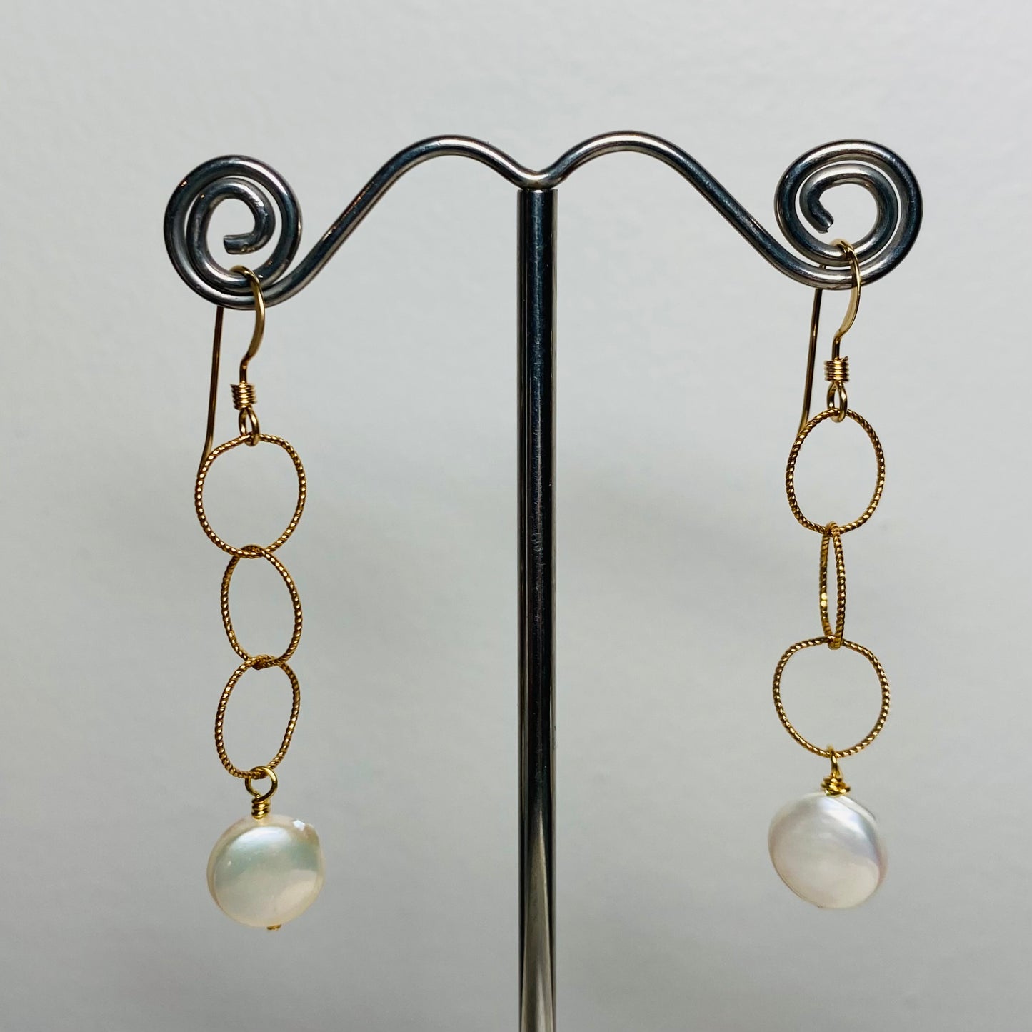 Round Textured Link and Pearl Earrings